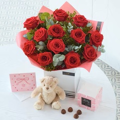 Valentine's Day 12 Red Roses Gift Set